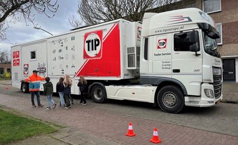 Road safety children TIP Group