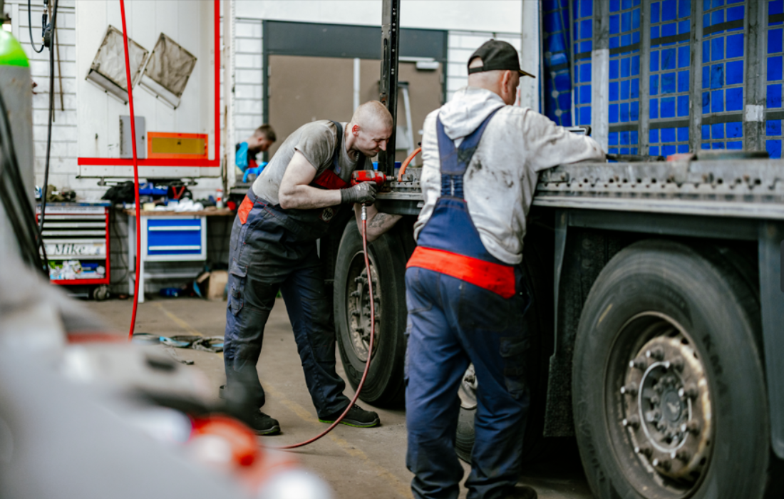 refurbishment deal P&OFM